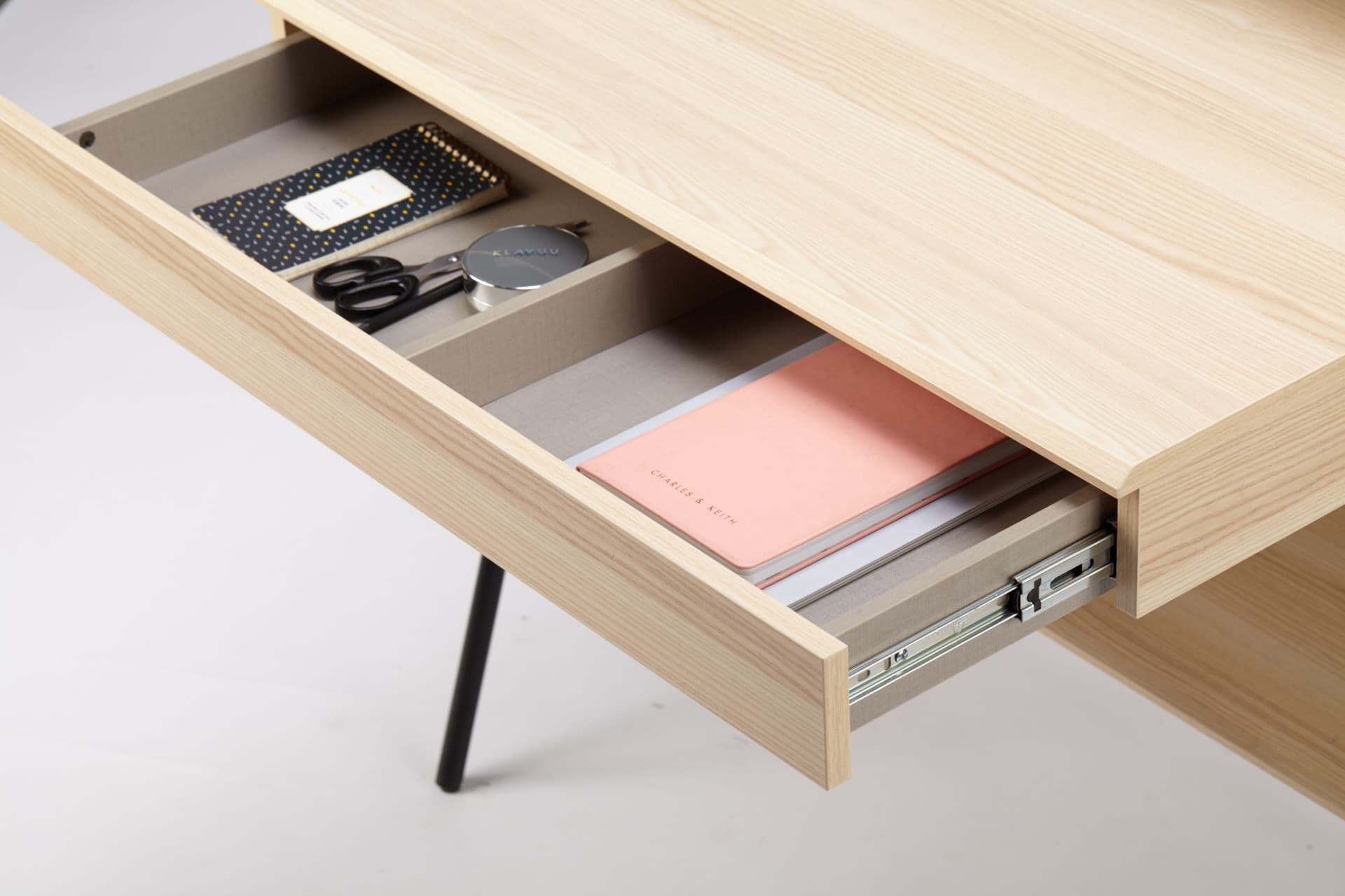 CLEANING AND MAINTENANCE METHODS FOR INDUSTRIAL WOOD FURNITURE